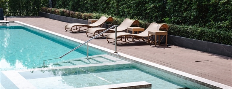Essential Luxury Features for Your Custom Pool