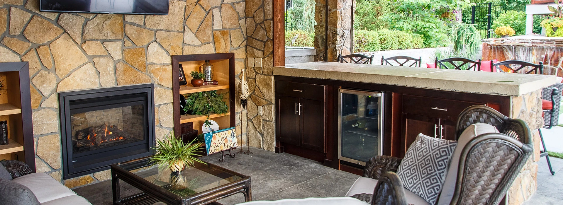 Outdoor Living Room With Peninsula Bar